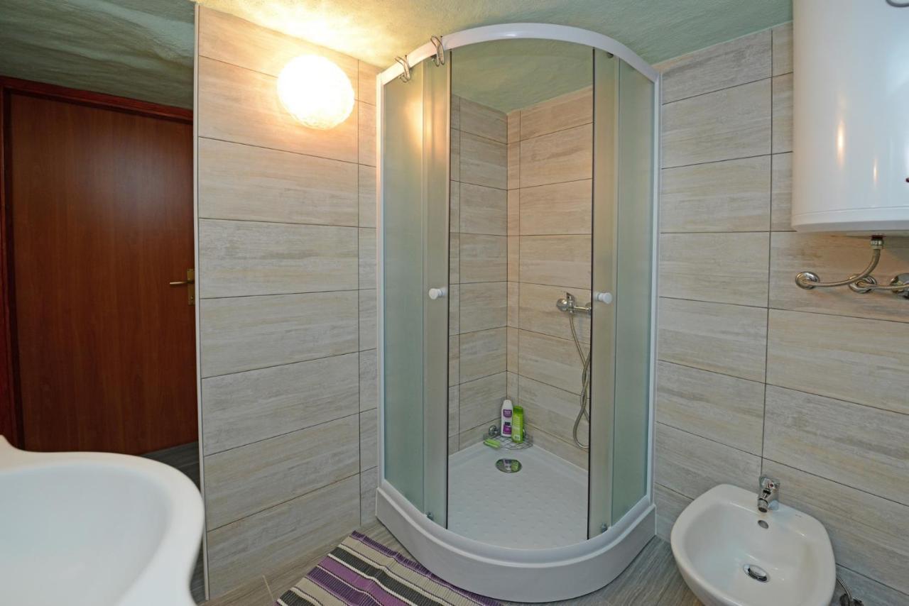 Maja Apartment Višnjan Buitenkant foto